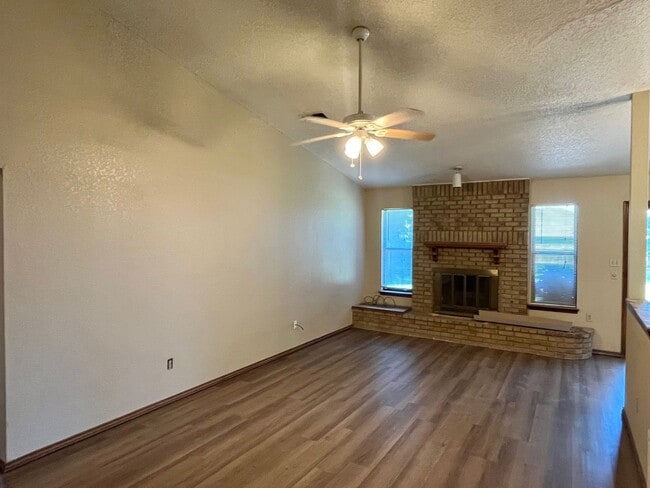 Building Photo - Cozy 3-Bed 2-Bath in Edmond