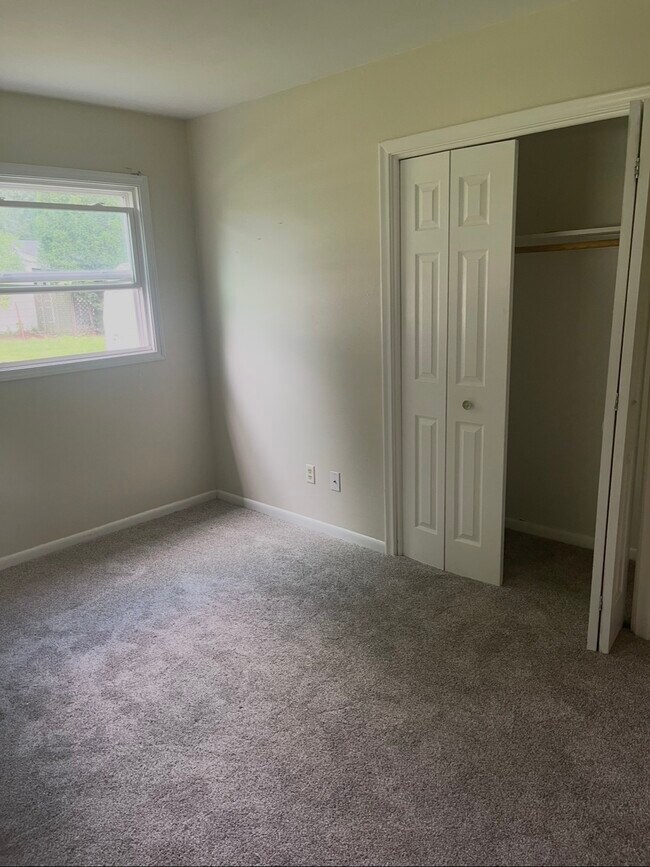 Building Photo - 1874 Adelpha Ave