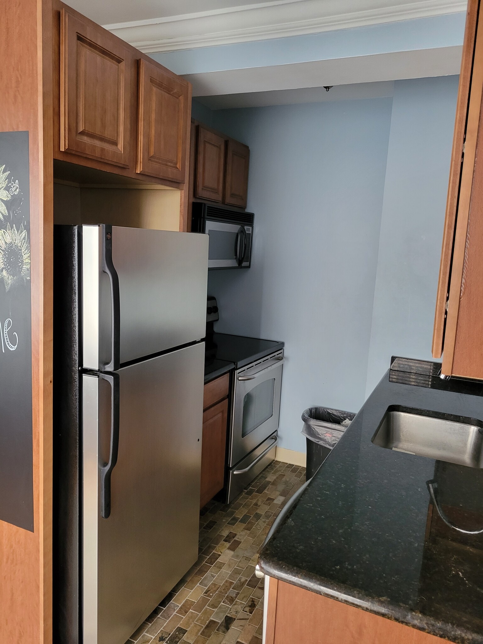 Building Photo - 15 E Kirby St