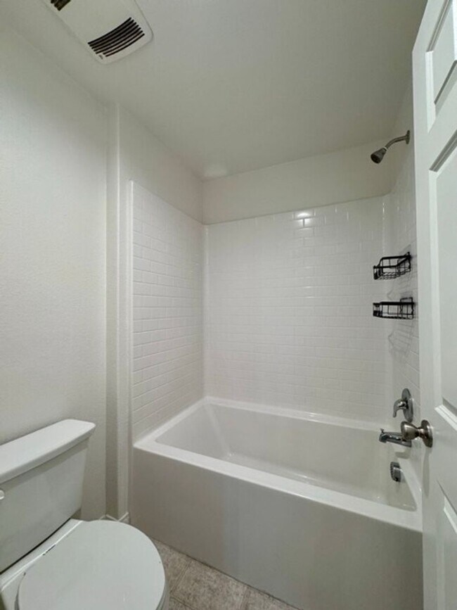 Building Photo - Newly built 4 bedroom Winchester home for ...