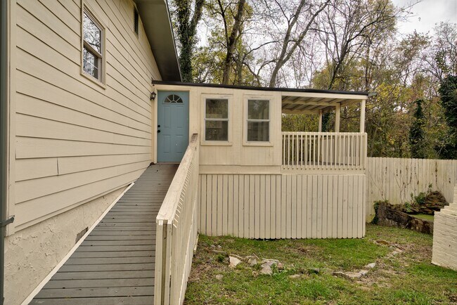 Building Photo - 65 Nason St