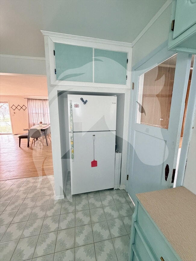 Building Photo - "Furnished 2-Bedroom Enid Retreat with Vintage Charm!"