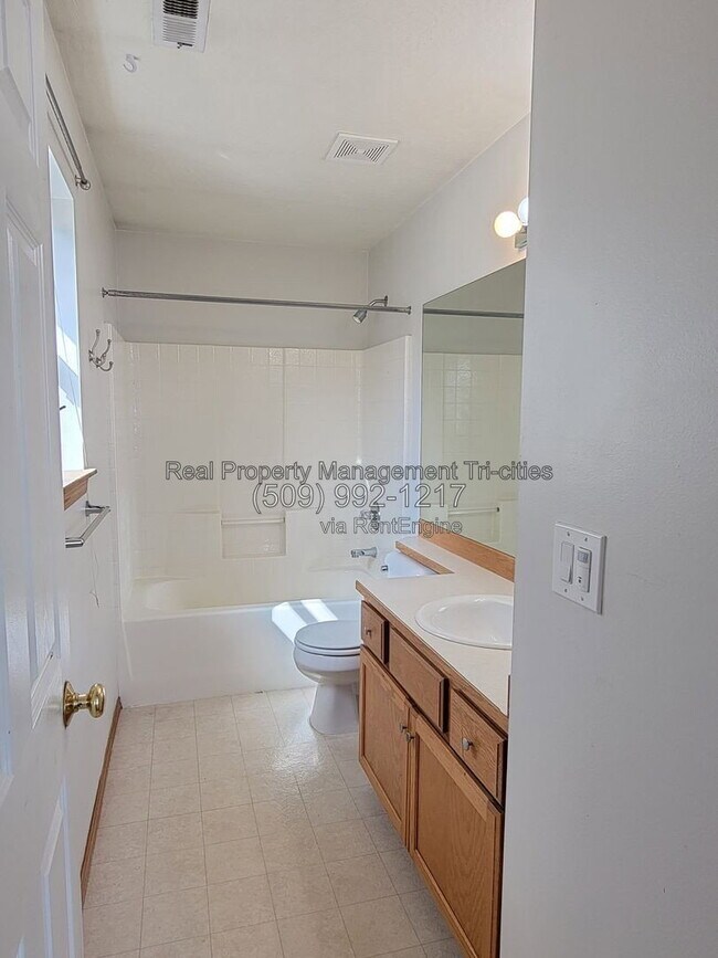 Building Photo - 7808 Rush Creek Dr