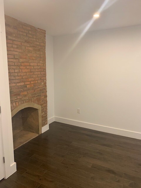 Building Photo - 126 S Market St