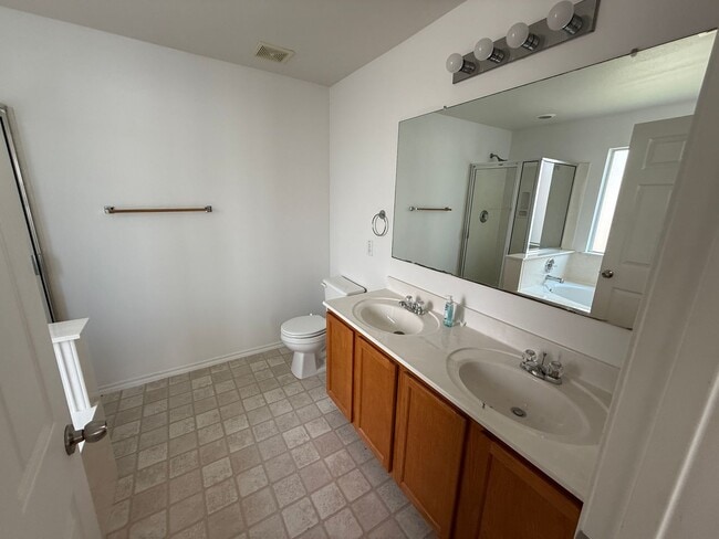 Building Photo - Oliver Ranch/off overlook Parkway