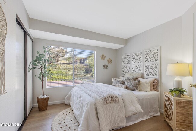 Building Photo - 501 Via Colinas