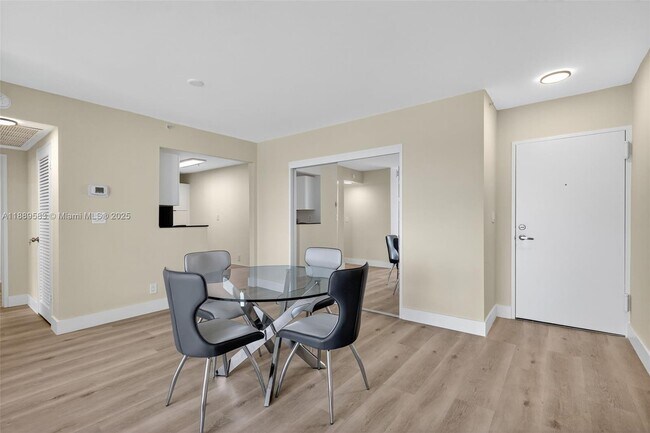 Building Photo - 3001 S Ocean Dr