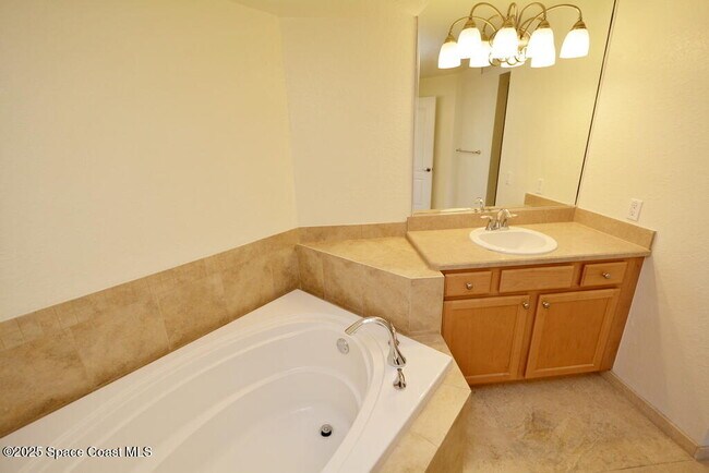 Building Photo - 123 Lancha Cir