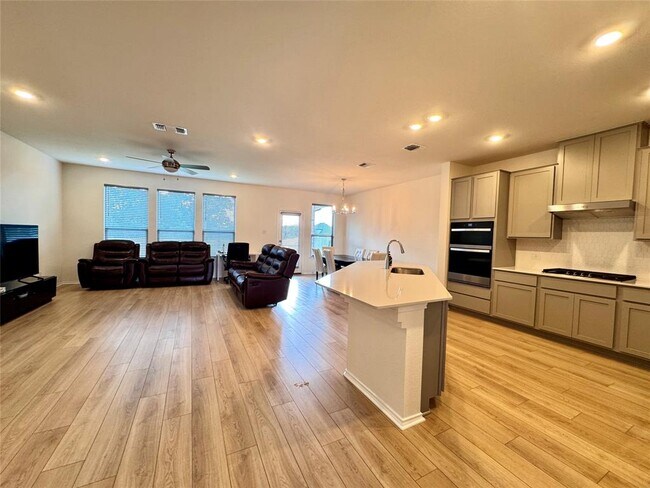 Building Photo - 1709 River Plateau Dr