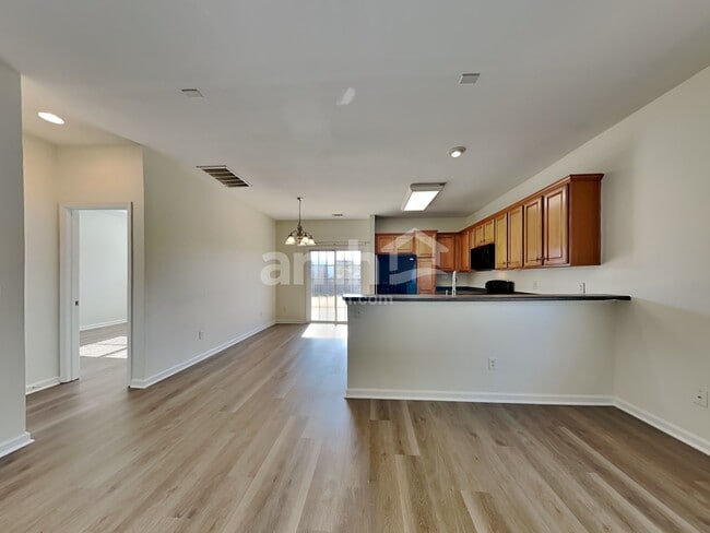 Building Photo - 17 Pfeiffer Ct