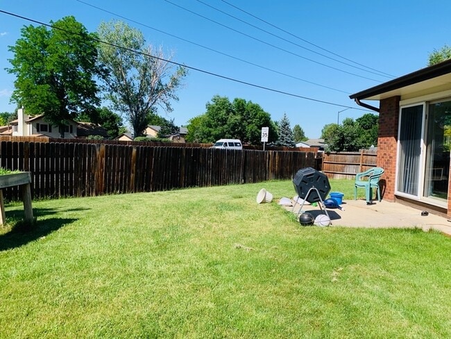 Building Photo - 2 Bedroom/2 Bath Duplex with 1 Car Attache...