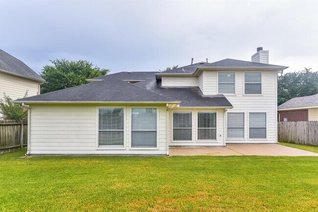 Building Photo - 22530 Heather Way Ct