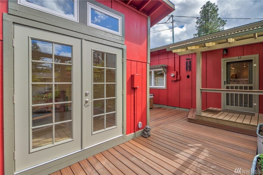 Building Photo - 719 Division St NW