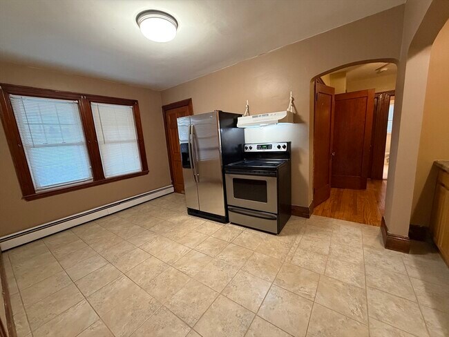 Building Photo - 60 Margin St