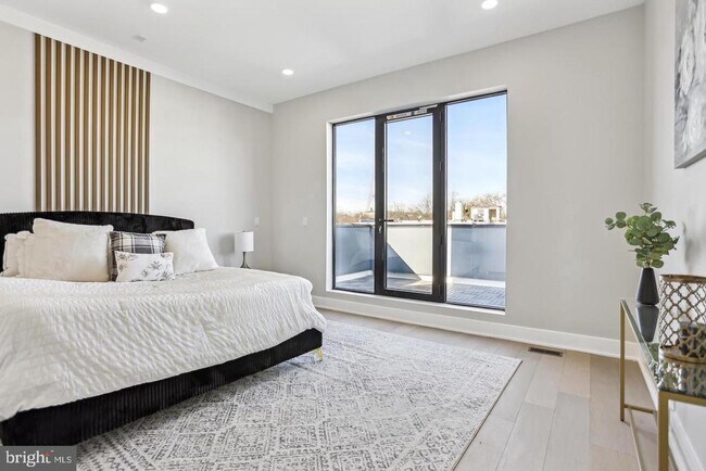 Building Photo - 611 Kennedy St NW