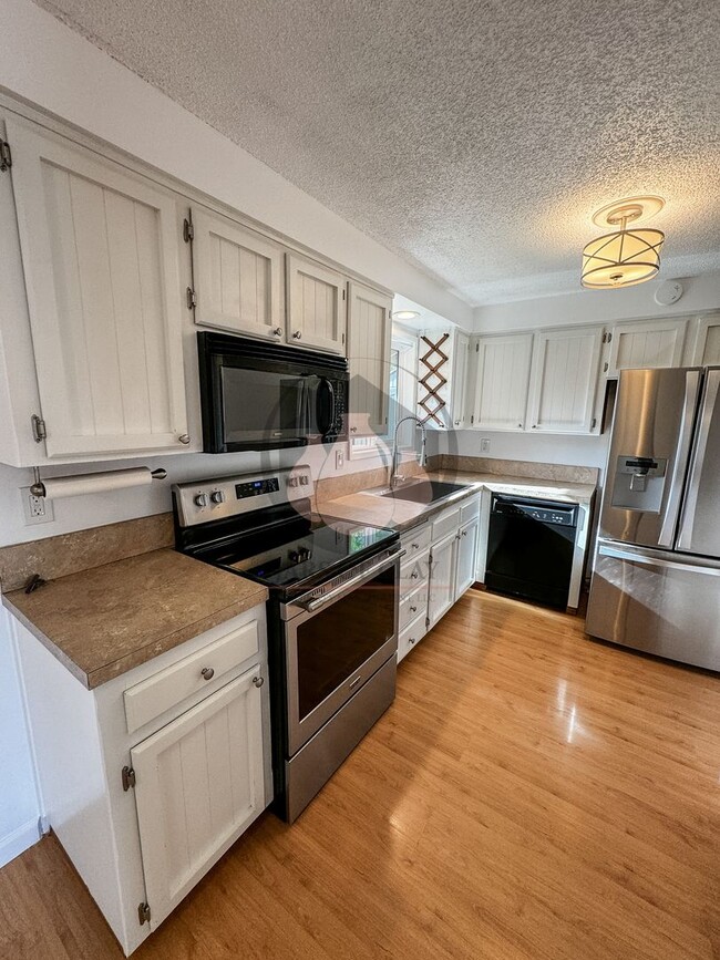 Building Photo - Adorable South Salem Home-Coming Available...