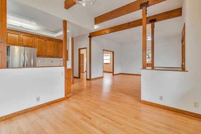 Building Photo - 2280 Hanover St