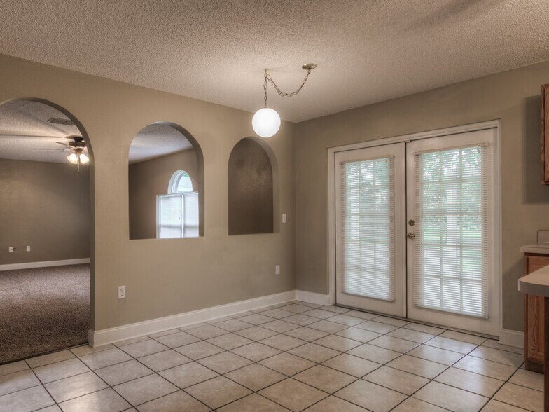 Building Photo - 4231 Stonefield Dr