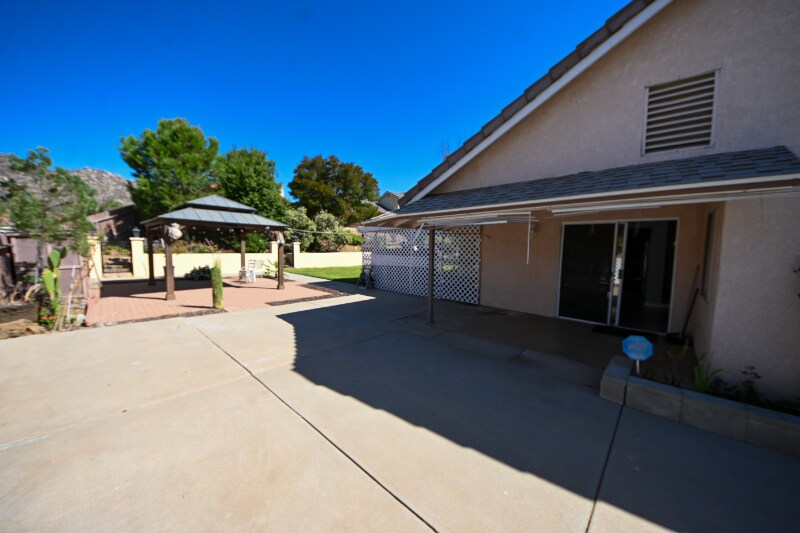Building Photo - 25708 Oak Ct