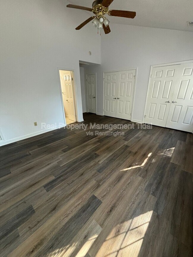 Building Photo - 610 Guy Ln