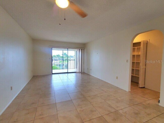 Building Photo - 3768 Bal Harbor Blvd