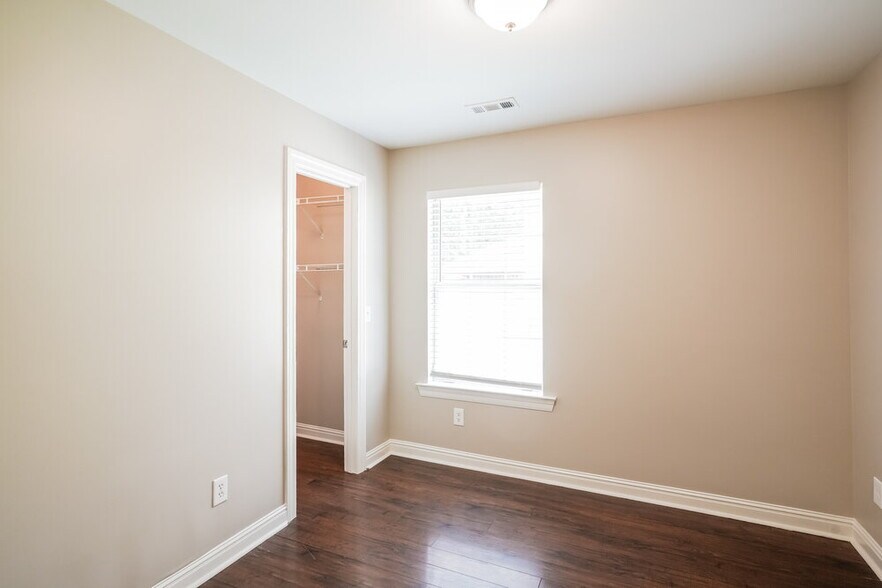 Building Photo - 208 Ben Alex Ct