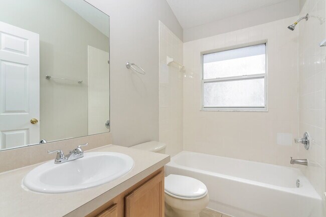 Building Photo - 133 Thornbury Dr