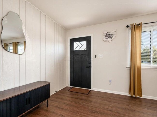 Building Photo - 1543 S Hamilton Rd