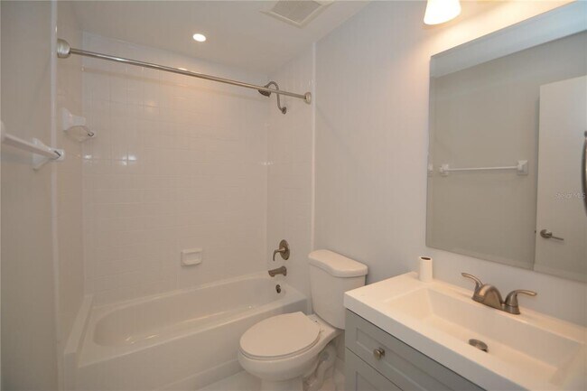 Building Photo - 14 Bolling Ln