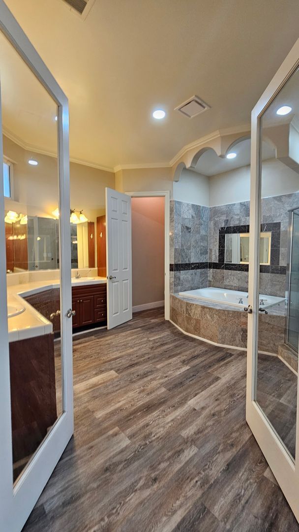 Building Photo - Luxurious Home in North Bakersfield 3 BD 3 BA