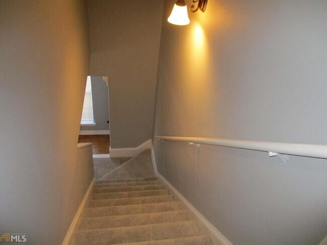 Building Photo - 2255 Ramblewood Cir
