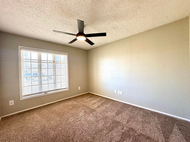 Building Photo - 7006 Vinton Ave