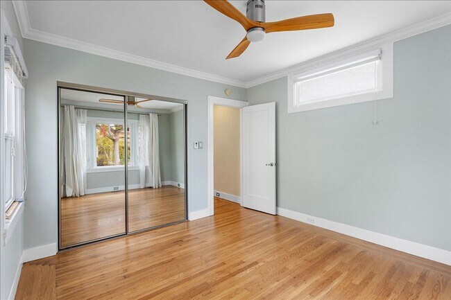 Building Photo - 1434 Paru St