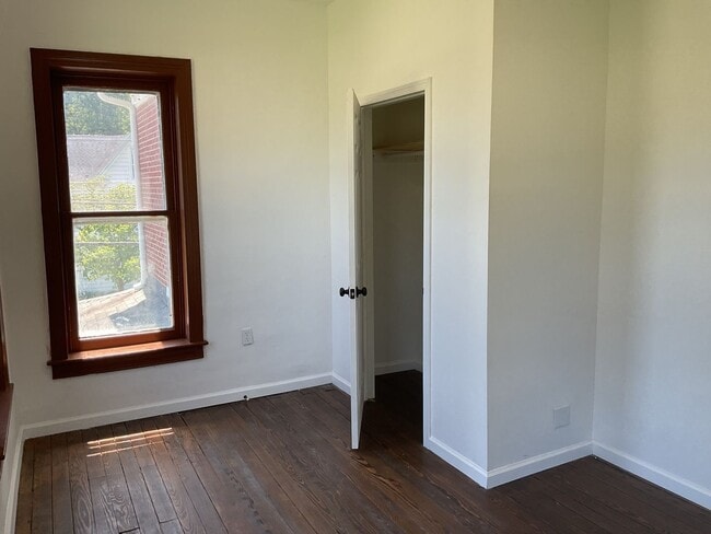 Building Photo - 53 E Canal Rd