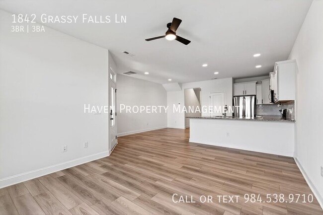 Building Photo - 1842 Grassy Falls Ln