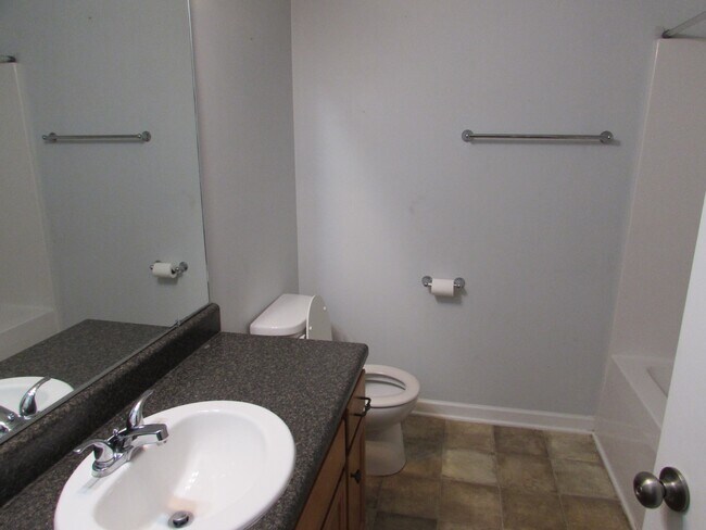 Building Photo - 308 Fenrose Dr