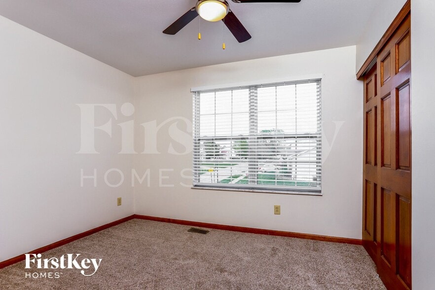 Building Photo - 2 Red Cedar Parc Ct