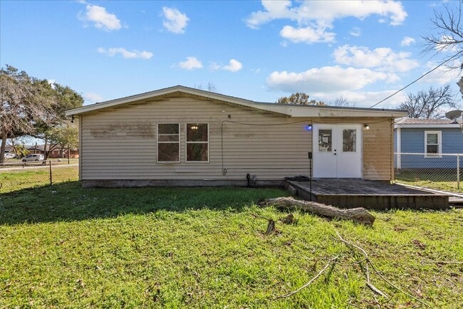 Building Photo - 1002 Orange St