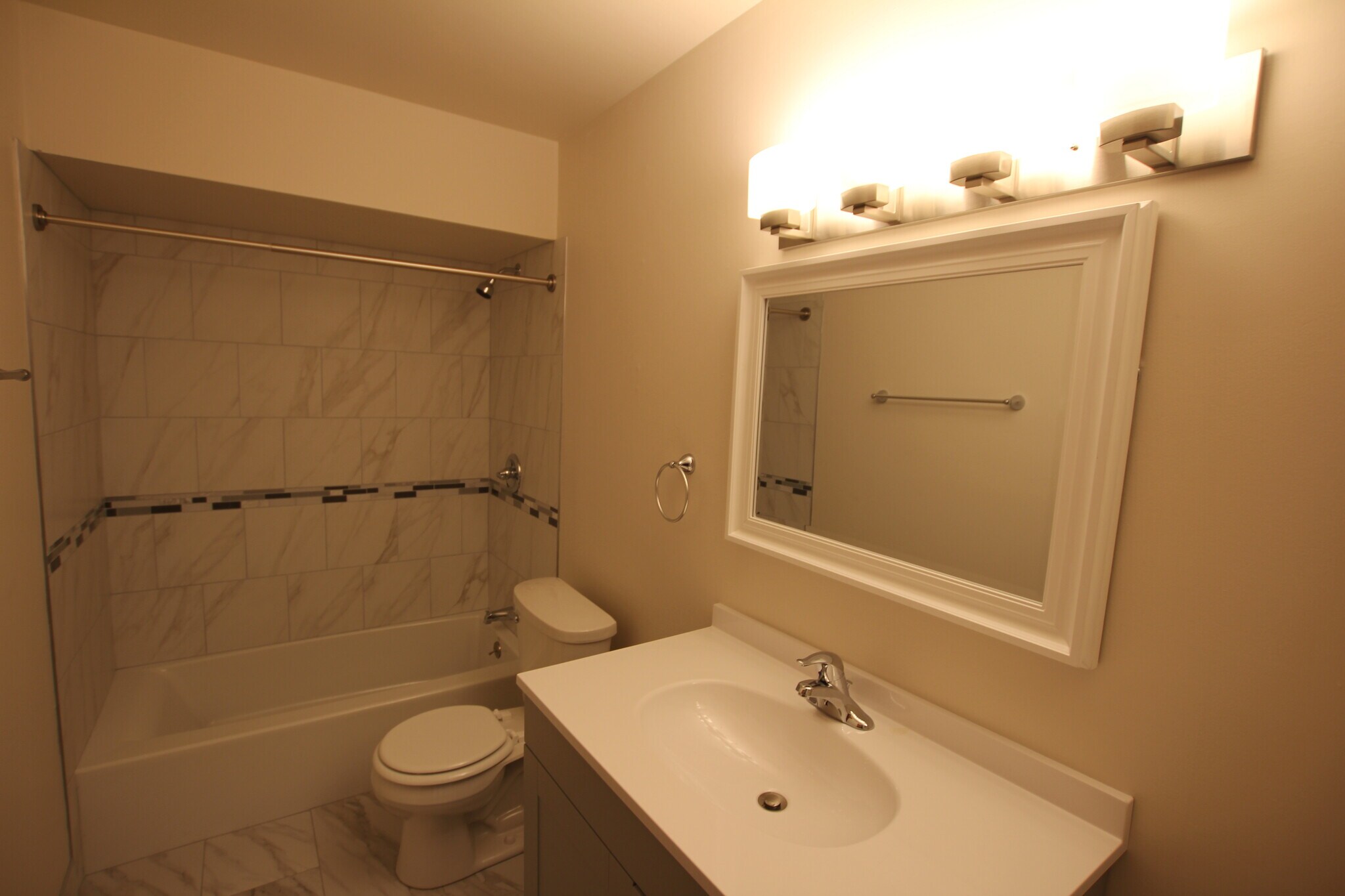 Bathroom - 1080 N Campbell Rd