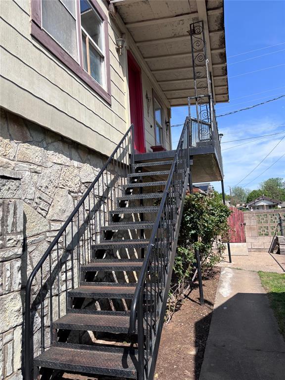Building Photo - 629 S Reno Ave