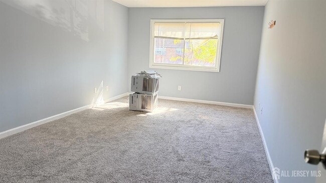 Building Photo - 396 College Dr