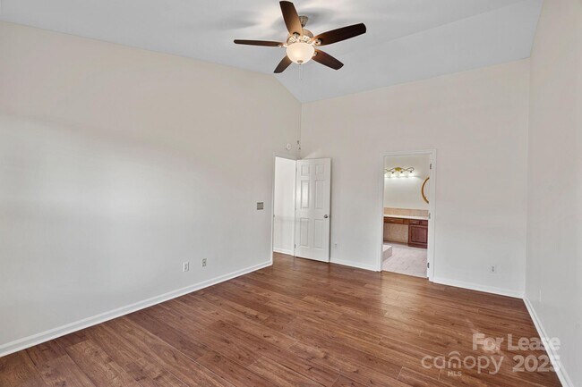 Building Photo - 7117 Kinsmore Ln