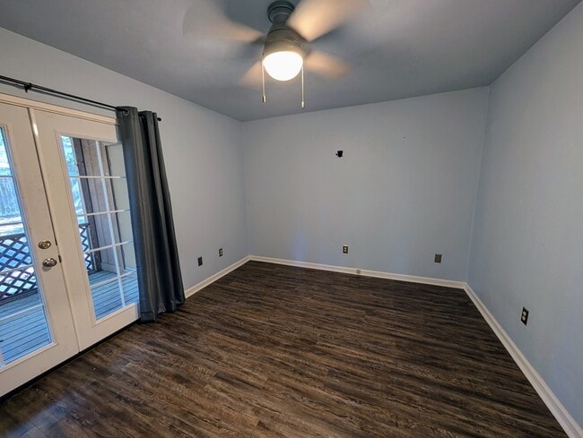 Building Photo - 151 Parkbrook Cir