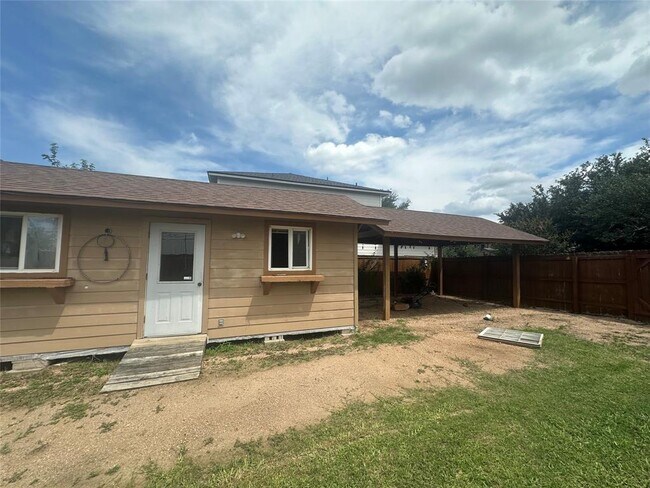 Building Photo - 12700 Quirin Dr