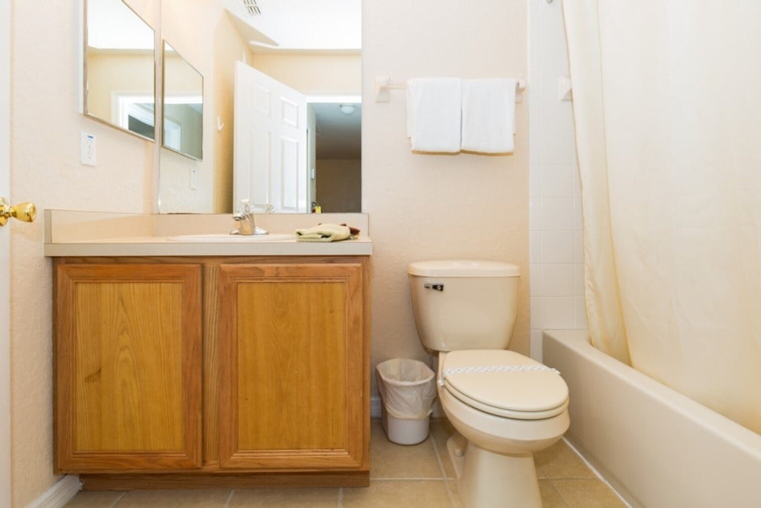 Building Photo - 2702 Impala Ln