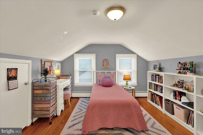 Building Photo - 88 E College Ave