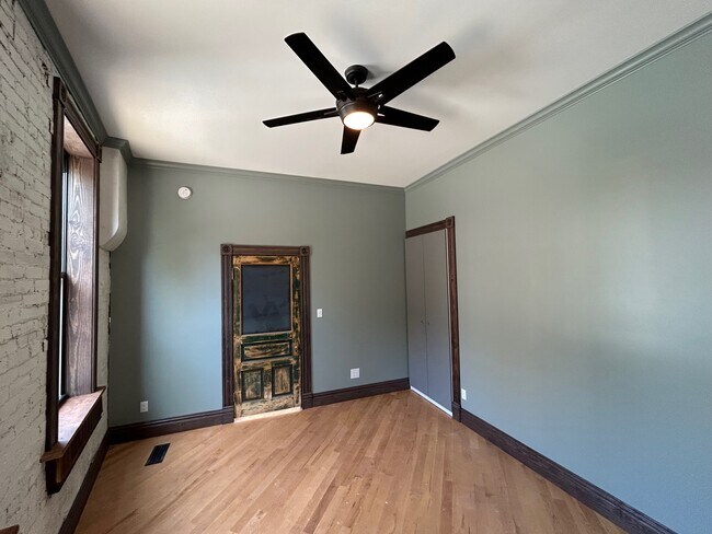 Building Photo - 2624 Pestalozzi St