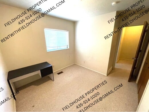 Building Photo - 682 E 800 N