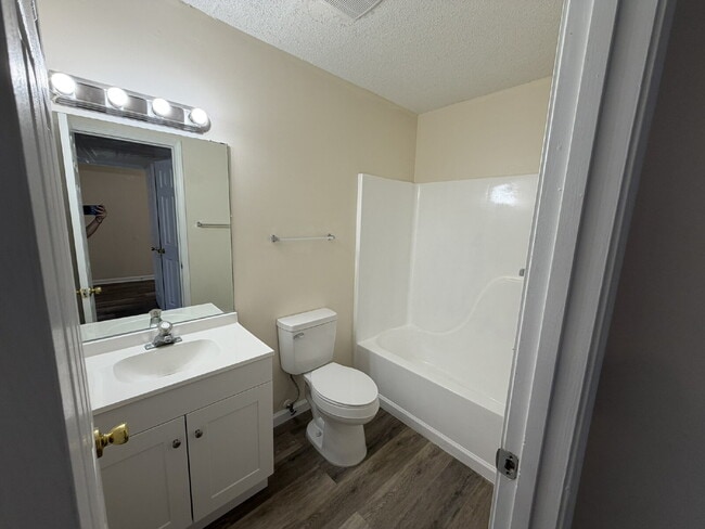 Building Photo - Condo for Rent