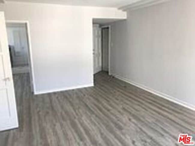 Building Photo - 1150 Cochran Ave